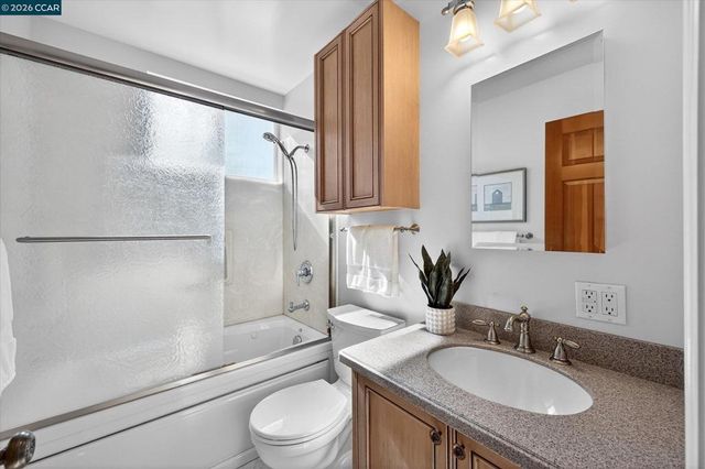 50 Ivy Dr, Orinda, CA 94563