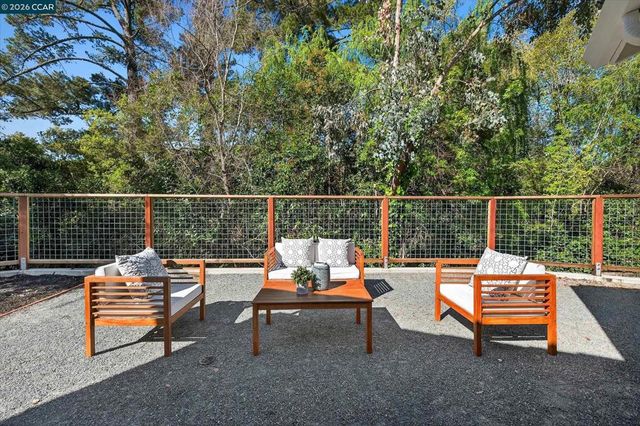 50 Ivy Dr, Orinda, CA 94563