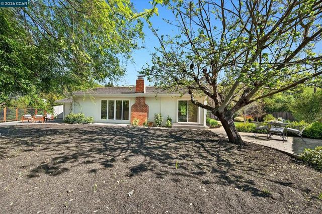 50 Ivy Dr, Orinda, CA 94563