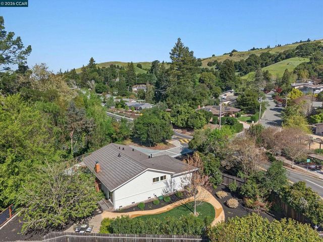 50 Ivy Dr, Orinda, CA 94563