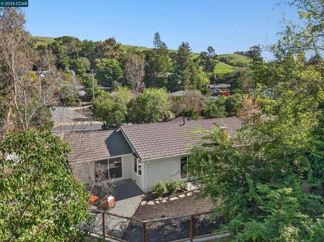 50 Ivy Dr, Orinda, CA 94563