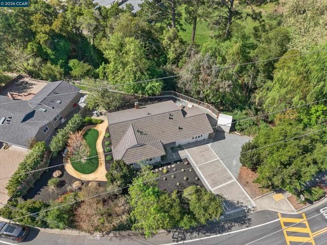 50 Ivy Dr, Orinda, CA 94563