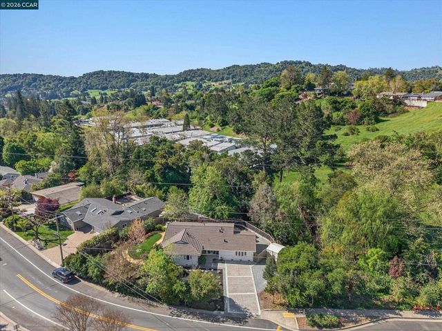 50 Ivy Dr, Orinda, CA 94563