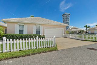 154 Key Colony Court, Daytona Beach Shores, FL 32118