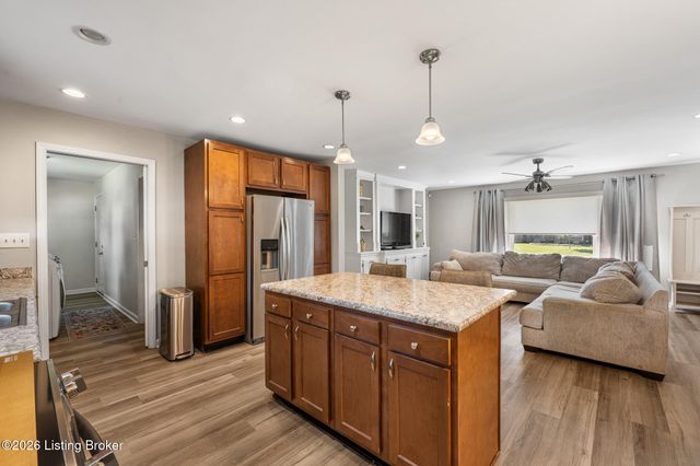 10 Cardwell Way, Louisville, KY 40220