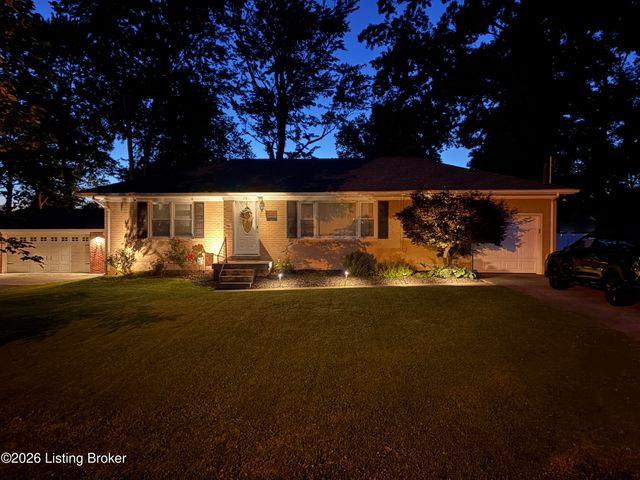10 Cardwell Way, Louisville, KY 40220
