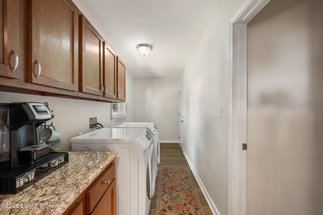 10 Cardwell Way, Louisville, KY 40220