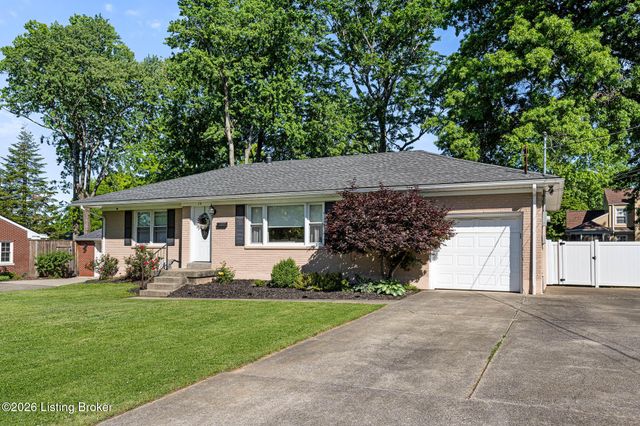 10 Cardwell Way, Louisville, KY 40220