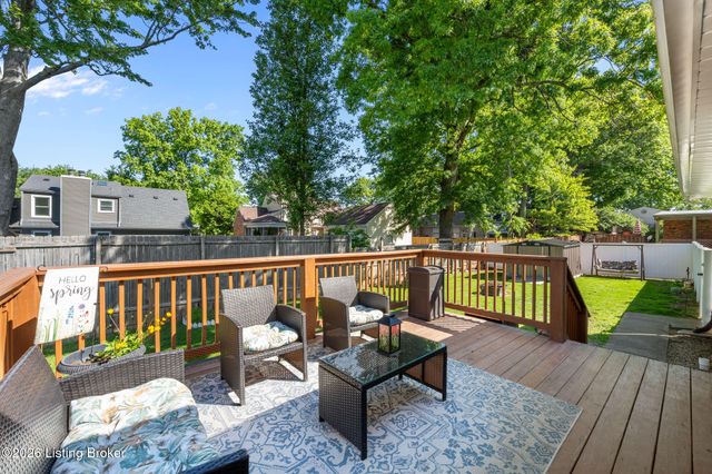 10 Cardwell Way, Louisville, KY 40220