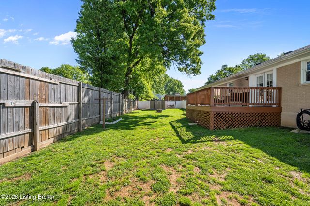 10 Cardwell Way, Louisville, KY 40220