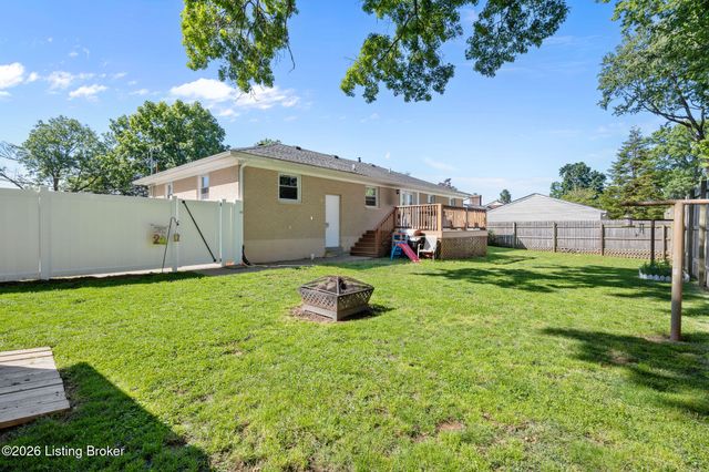 10 Cardwell Way, Louisville, KY 40220