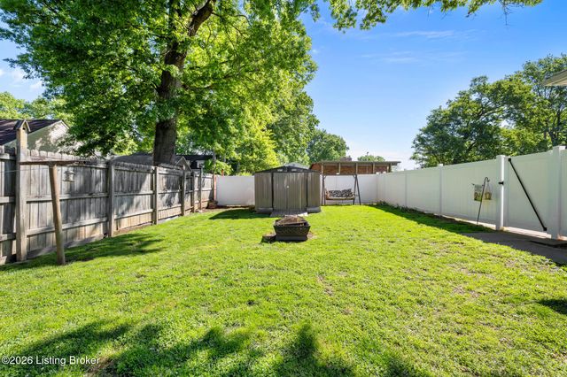 10 Cardwell Way, Louisville, KY 40220
