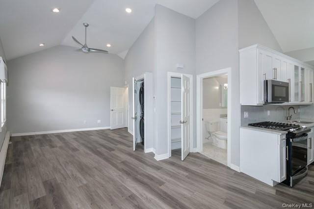 183 N Wellwood Avenue 8, Lindenhurst, NY 11757
