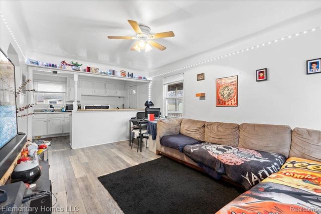 1985 Pilgrim Street, Ferndale, MI 48220