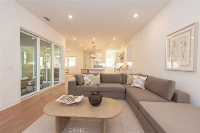 317 Sora, Irvine, CA 92618