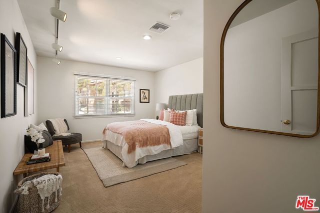 14022 Margate Street, Los Angeles, CA 91401
