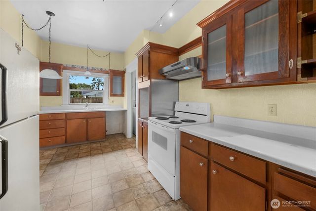 1502 Rainier Avenue, Everett, WA 98201