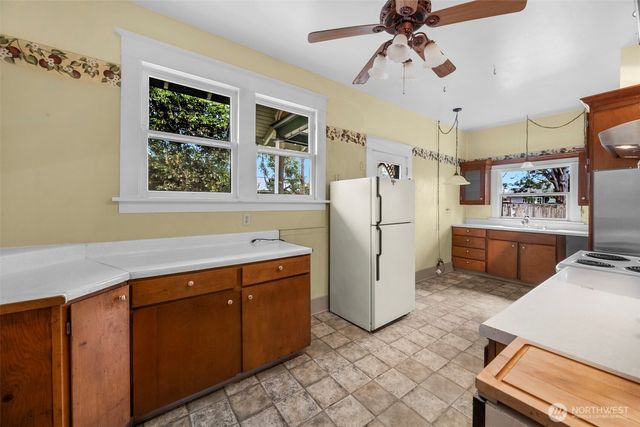 1502 Rainier Avenue, Everett, WA 98201