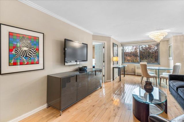 220-55 46th Avenue 5P, Bayside, NY 11361