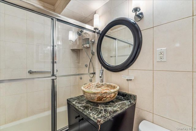 220-55 46th Avenue 5P, Bayside, NY 11361