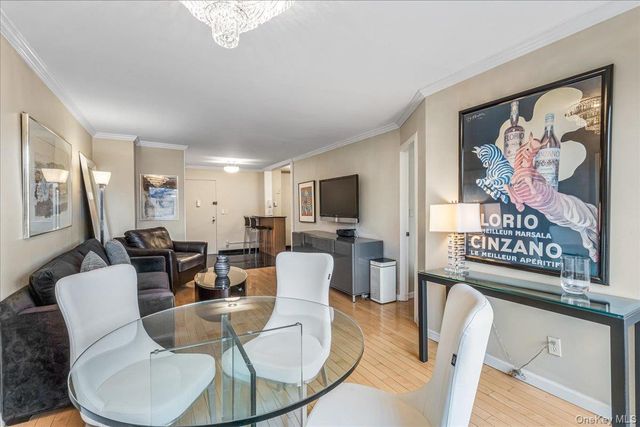 220-55 46th Avenue 5P, Bayside, NY 11361