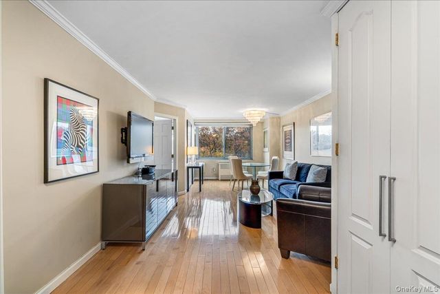 220-55 46th Avenue 5P, Bayside, NY 11361