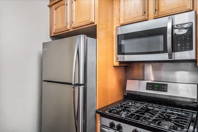 220-55 46th Avenue 5P, Bayside, NY 11361