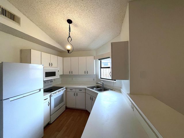 2819 STONEWAY Lane C, Fort Pierce, FL 34982