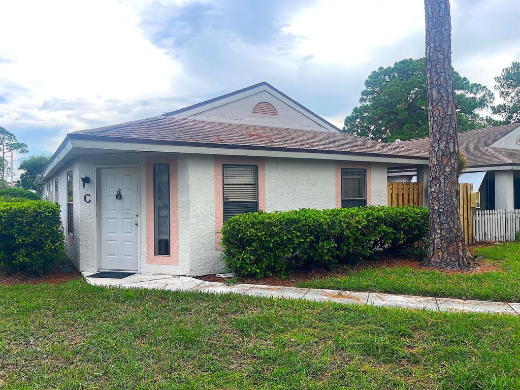 2819 STONEWAY Lane C, Fort Pierce, FL 34982