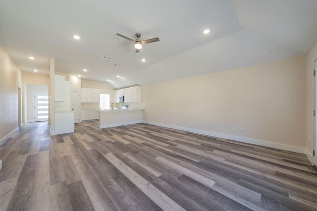 130 Aztec Drive, Mabank, TX 75156