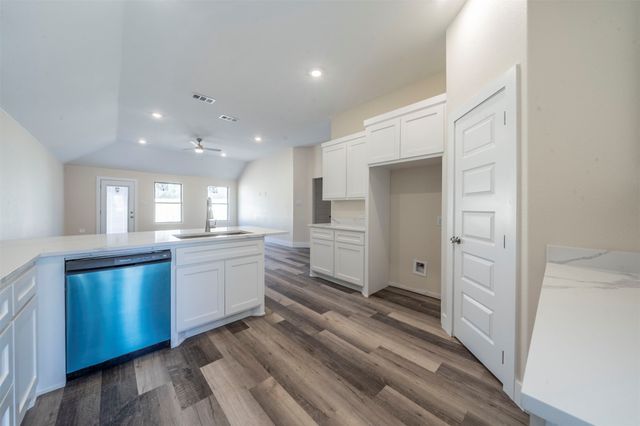 130 Aztec Drive, Mabank, TX 75156