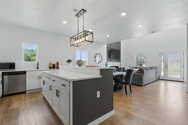 5114 Stoneridge Drive, Granbury, TX 76048