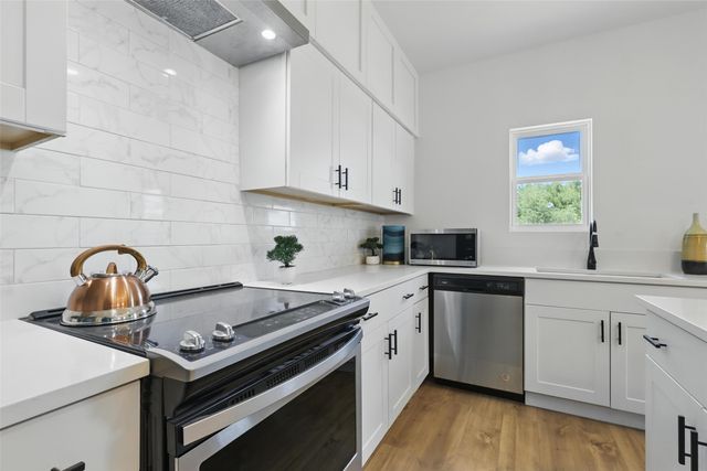 5114 Stoneridge Drive, Granbury, TX 76048