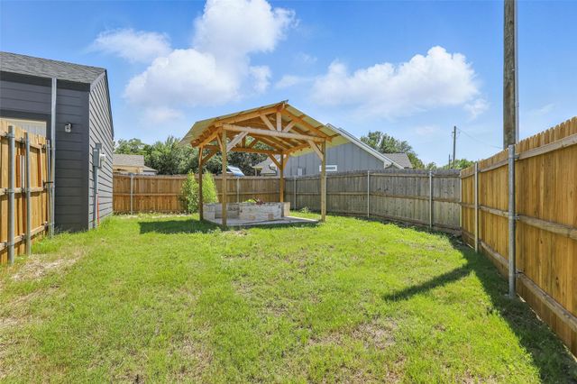 5114 Stoneridge Drive, Granbury, TX 76048