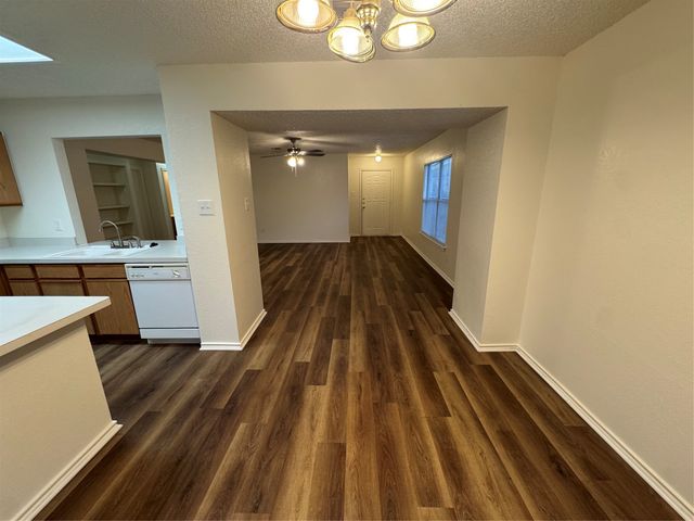 10137 Chapel Glen, Fort Worth, TX 76116