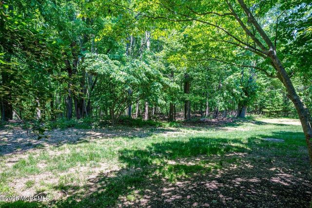 116 Sequoia Woods Court, Holmdel, NJ 07733