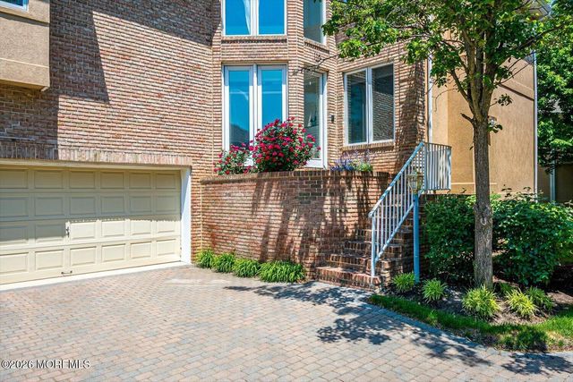116 Sequoia Woods Court, Holmdel, NJ 07733