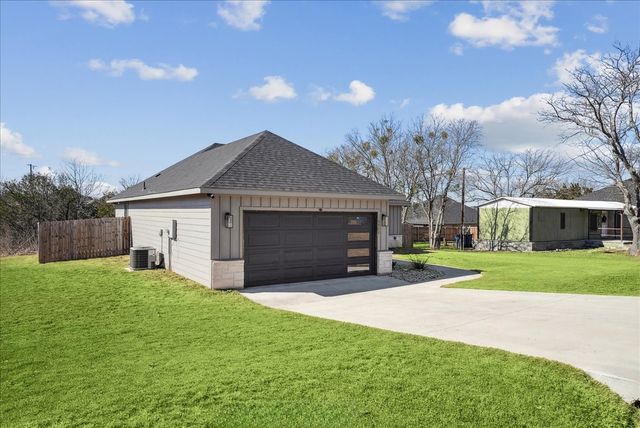 5522 Firewood Trail, Granbury, TX 76048