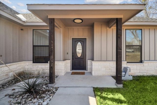 5522 Firewood Trail, Granbury, TX 76048