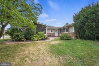 1135 YEARSLEY DR, Dover, DE 19904
