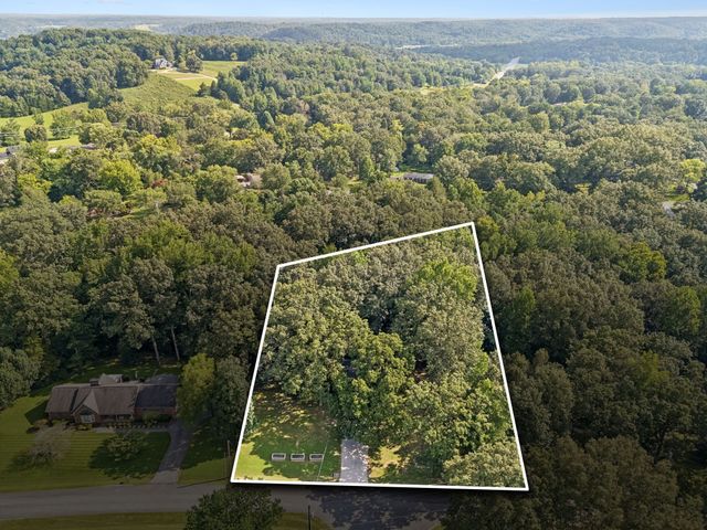 345 Twin Oaks Dr, Kingston Springs, TN 37082