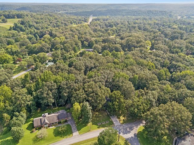 345 Twin Oaks Dr, Kingston Springs, TN 37082