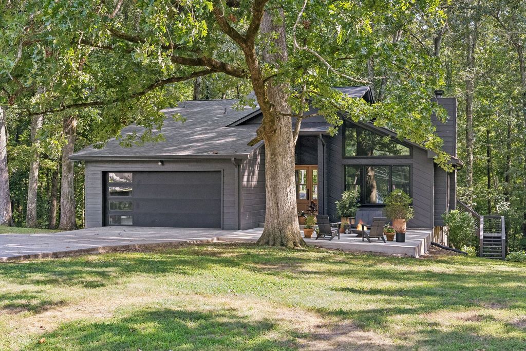 345 Twin Oaks Dr, Kingston Springs, TN 37082