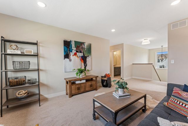 17905 Hidden Creek Trail, Lakeville, MN 55044