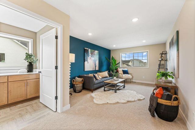 17905 Hidden Creek Trail, Lakeville, MN 55044