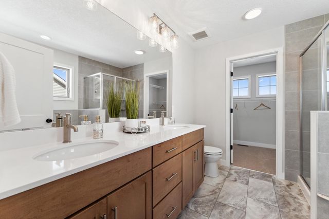 17905 Hidden Creek Trail, Lakeville, MN 55044