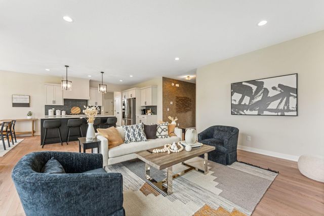 17905 Hidden Creek Trail, Lakeville, MN 55044