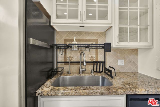 8701 Falmouth Avenue 202, Los Angeles, CA 90293