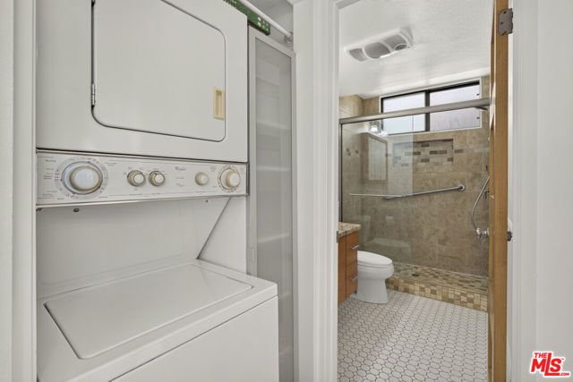 8701 Falmouth Avenue 202, Los Angeles, CA 90293