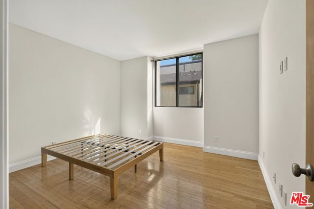 8701 Falmouth Avenue 202, Los Angeles, CA 90293